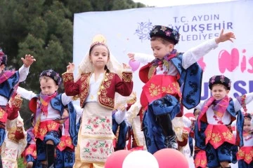 Aydın'daki çocuk gelişim merkezlerinde eğitim gören öğrenciler 23 Nisan'ı coşkuyla kutladı