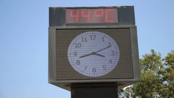 Aydın en sıcak g&uuml;n&uuml;n&uuml; yaşadı, termometreler 44 dereceyi g&ouml;rd&uuml;