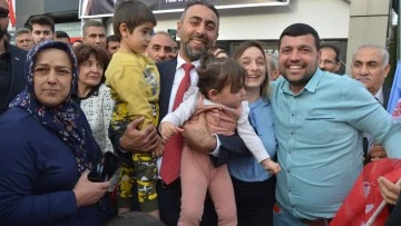 AYDIN HALKI RIDVAN EŞİN&rsquo;E SAHİP &Ccedil;IKTI