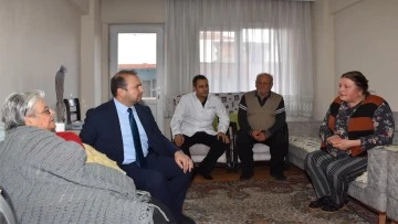 Aydın İl Sağlık M&uuml;d&uuml;r&uuml; Şenkul, hasta ziyaretlerini s&uuml;rd&uuml;r&uuml;yor