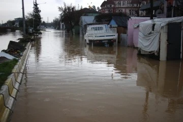 Aydın Ilıcabaşı&rsquo;nda evleri su bastı, vatandaşlar yardım istedi