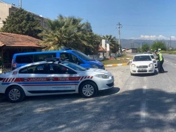 Aydın jandarması bayram tatilinde 12 bin aracı kontrol etti