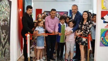 Aydın &Ouml;zel Başak Koleji yılsonu resim sergisi a&ccedil;ıldı