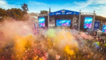 Aydınfest b&uuml;y&uuml;k bir coşkuyla başladı