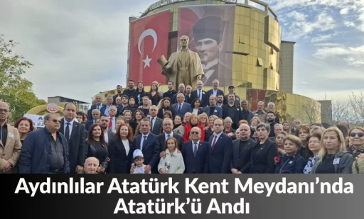 Aydınlılar Atat&uuml;rk Kent Meydanı&rsquo;nda Atat&uuml;rk&rsquo;&uuml; Andı