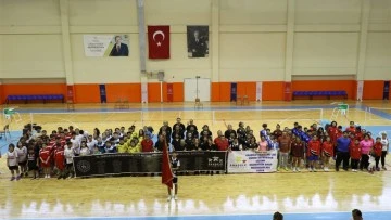Badminton Analig Ege Grup m&uuml;sabakaları Aydın&rsquo;da başladı