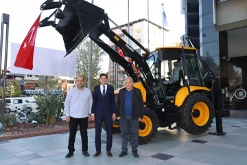 Bakanlıktan Nazilli Belediyesi&rsquo;ne iş makinesi hibe edildi