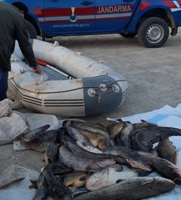 Balık Hırsızları Jandarmadan Ka&ccedil;amadı