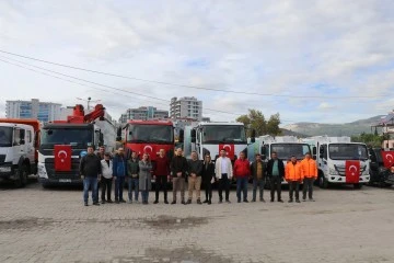 Başkan Arıkan, S&ouml;ke Belediyesi'ne 8 yeni hizmet aracı daha kazandırdı