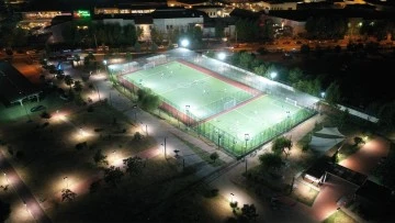 Başkan &Ccedil;er&ccedil;ioğlu Aydın&rsquo;a bir spor alanı daha kazandırdı