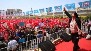 Başkan &Ccedil;er&ccedil;ioğlu: &ldquo;İki kırmızı &ccedil;izgimiz var, bayrak ve vatan&rdquo;