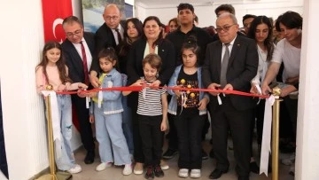 Başkan &Ccedil;er&ccedil;ioğlu, "Atat&uuml;rk ve Gen&ccedil;lik" sergisinin a&ccedil;ılışını ger&ccedil;ekleştirdi