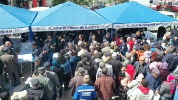 BAŞKAN &Ccedil;ER&Ccedil;İOĞLU YENİPAZAR&rsquo;DA YEREL FİDE DAĞITIMI YAPTI