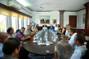 BAŞKAN GEN&Ccedil;AY, MUHTARLARLA BİR ARAYA GELDİ