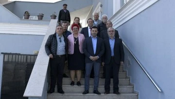 Başkan G&uuml;nel Kuşadası Cemevi&rsquo;nde g&ouml;n&uuml;ll&uuml;ler ile bir araya geldi