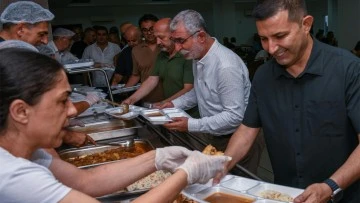 Başkan G&uuml;nel, vatandaşlarla yemekte bir araya geldi