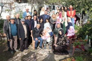 Başkan Kaplan'dan cumhuriyetle yaşıt Fatma nineye vefa