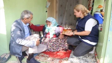 Başkan Kaplan'dan yaşlı &ccedil;ınarlara doğum g&uuml;n&uuml; s&uuml;rprizi