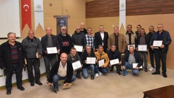 Başkan &Ouml;ndeş, EYT&rsquo;den emekli olan personellerine &ldquo;teşekk&uuml;r belgesi" takdim etti