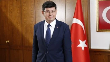 Başkan &Ouml;zcan, Başbuğ T&uuml;rkeş&rsquo;i andı