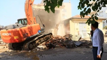 Başkan &Ouml;zcan Zafer Mahallesi'nin sorununa neşter vurdu