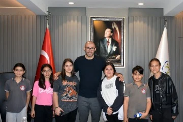 Başkan Zencirci &ouml;ğrencileri ağırladı