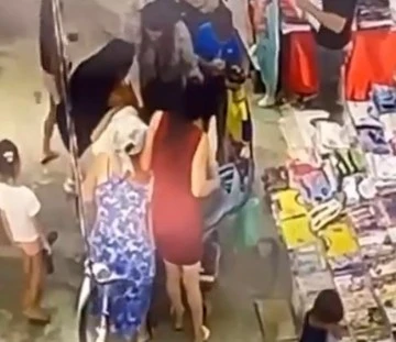 Bebek arabasından c&uuml;zdanı b&ouml;yle &ccedil;aldı