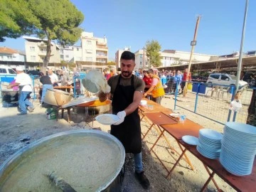 Buharkent&rsquo;te esnaflardan keşkek hayrı