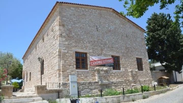 Cami kapalı, mescit g&uuml;venli değil, cemaat tepkili