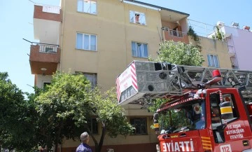&Ccedil;atıda tutuşan malzemeler, itfaiye ekiplerini harekete ge&ccedil;ti