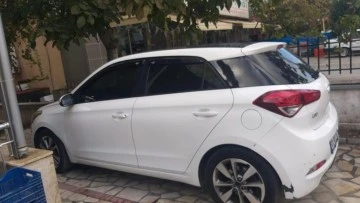 &Ccedil;elişkili beyanları oto hırsızlarını ele verdi