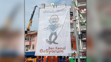 CHP'den AK Parti il binası &ouml;n&uuml;ne dev Kılı&ccedil;daroğlu pankartı