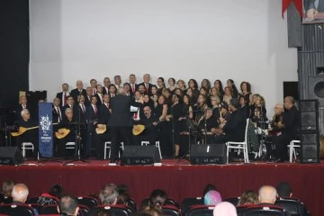 &Ccedil;ine, Atat&uuml;rk'&uuml; sevdiği t&uuml;rk&uuml;lerle andı