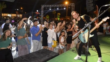 &Ccedil;ine'deki konser beğeni topladı