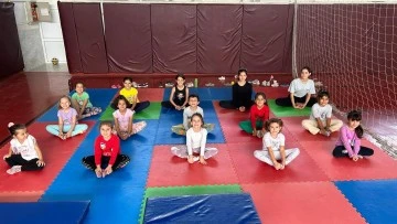 &Ccedil;ocuklar hem eğleniyor hem sporu seviyor