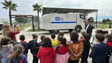 &Ccedil;ocuklara TOMA s&uuml;rprizi