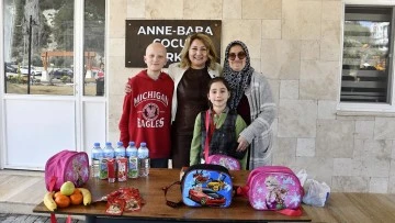 &Ccedil;ocukların beslenme &ccedil;antalarını Kuşadası Belediyesi dolduruyor