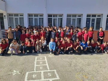 Cumayanı Ortaokulu &ouml;ğrencileri geleneksel Cumhuriyet Koşusu&rsquo;nu tamamladı