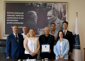 Depremzede kadın &ccedil;ift&ccedil;iler i&ccedil;in 2 bin 400 kilometre pedal bastı