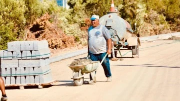 Didim'de bisiklet yolları i&ccedil;in &ccedil;alışmalar başladı