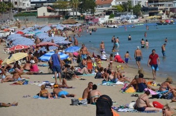 Didim&rsquo;de Ekim ayında deniz keyfi s&uuml;r&uuml;yor