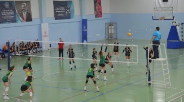 Didim&rsquo;de Midi Kızlar Voleybol m&uuml;sabakalarında ilk iki bellirlendi
