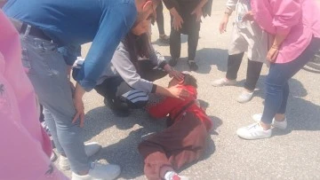 Didim&rsquo;de otomobil bisikletli &ccedil;ocuklara &ccedil;arptı: 2 yaralı