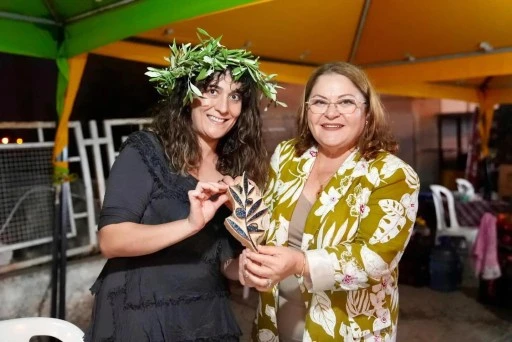 DİDİM ZEYTİN FESTİVALİ RENKLİ G&Ouml;R&Uuml;NT&Uuml;LERE SAHNE OLDU