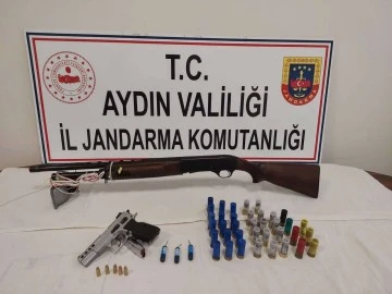 D&uuml;ğ&uuml;nde ateş ettiği g&ouml;r&uuml;nt&uuml;leri paylaştı, jandarma yakaladı