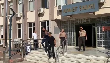 'Dur' ihtarına uymayan otomobilden uyuşturucu &ccedil;ıktı