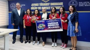 Efeler Kaymakamı Arıkan, Teknofest birincisi &ouml;ğrencilerle bir araya geldi