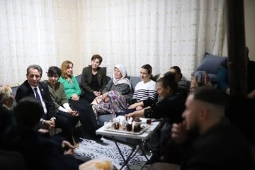 Efeler sevgi ile Anıl&rsquo;ıyor