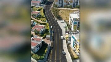 Ege Mahallesi&rsquo;nde yol seferberliği s&uuml;r&uuml;yor