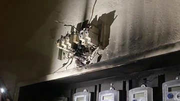 Elektrik panosundaki eriyen kablolar paniğe neden oldu